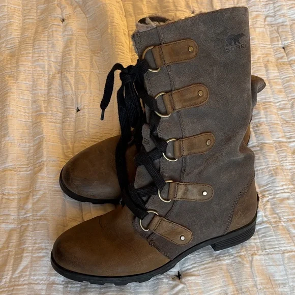 Sorel Two-Tone Lace-Up Women's Boots - Picture 4 of 6